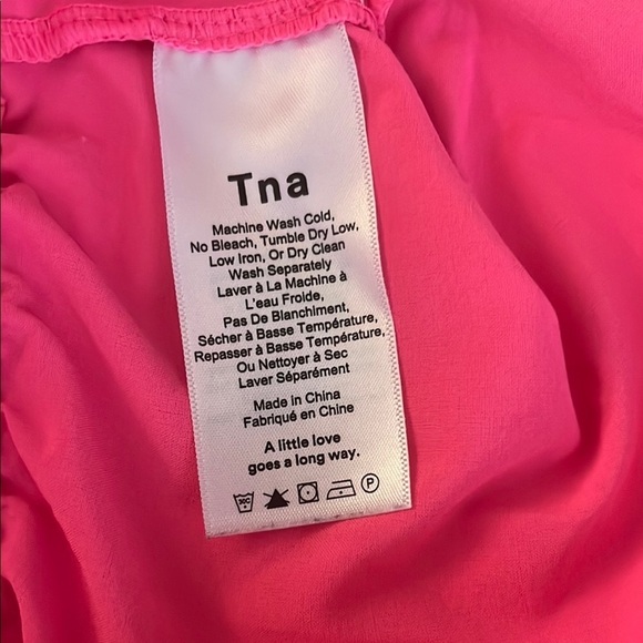 Tna Aritzia Activewear Shorts Pink Size Small 2.5" Inseam - Picture 5 of 6